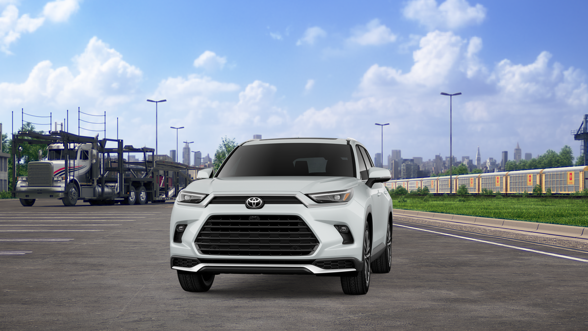 2026 Toyota Highlander Hybrid Platinum photo 2