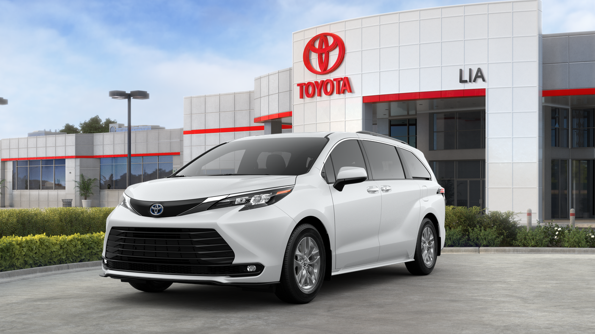 2025 Toyota Sienna XLE