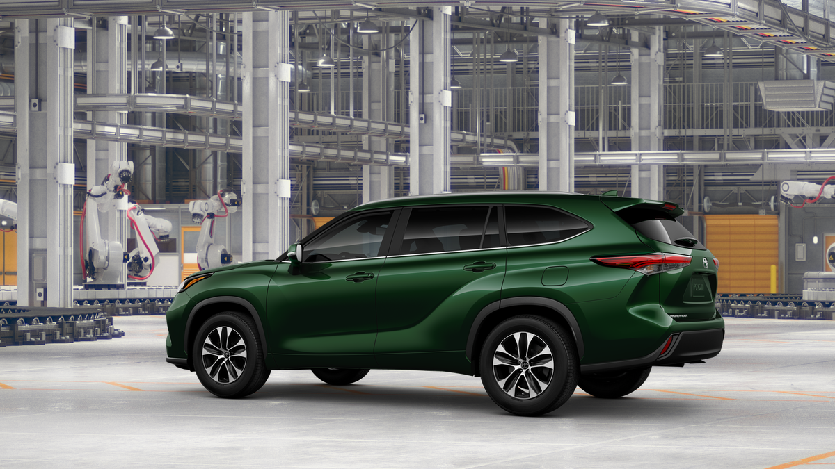 2025 Toyota Highlander XLE photo 7