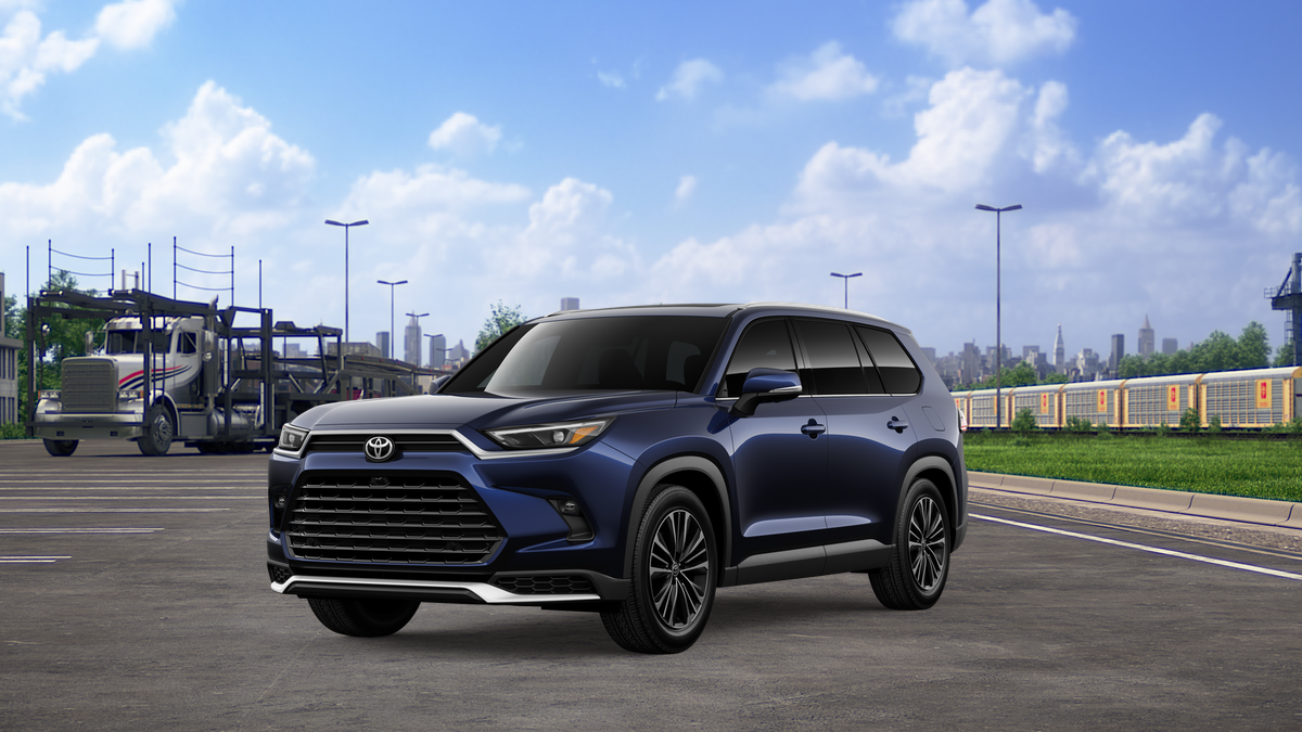 2026 Toyota Grand Highlander Platinum's photo