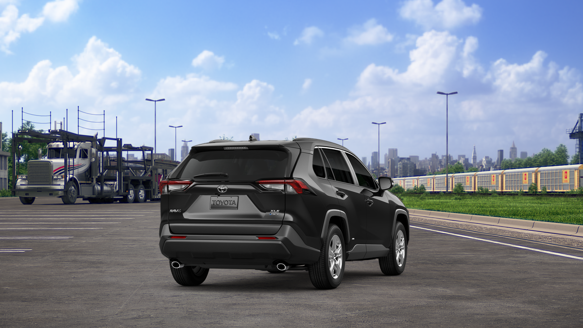 2025 Toyota RAV4 Hybrid XLE photo 9