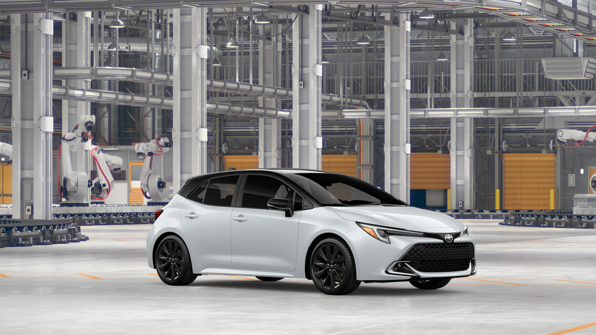 New 2027 Wind Chill Pearl with Black roof <sup>1</sup> Toyota  XSE image 16