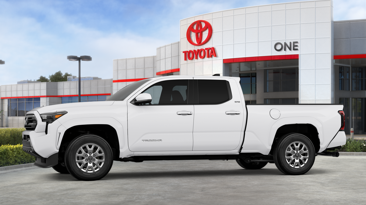 2026 Toyota Tacoma SR5 Double Cab photo 3