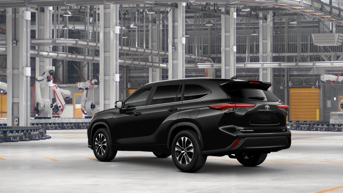 2025 Toyota Highlander XLE photo 7