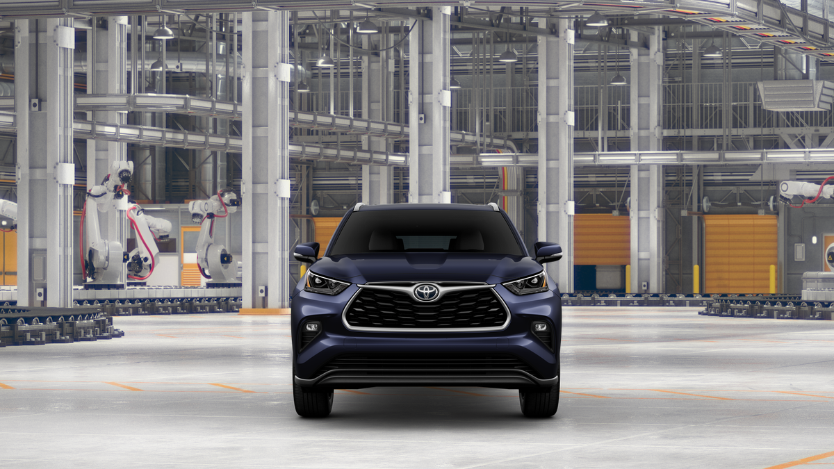 2025 Toyota Highlander XLE photo 2