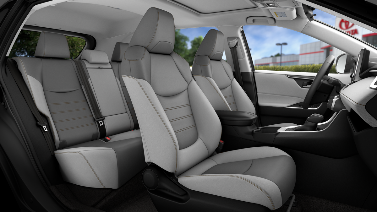 2025 Toyota RAV4 XLE Premium photo 3