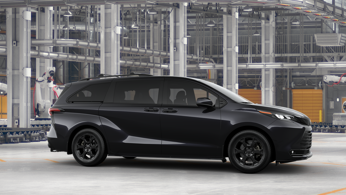 2025 Toyota Sienna Woodland Edition photo 15