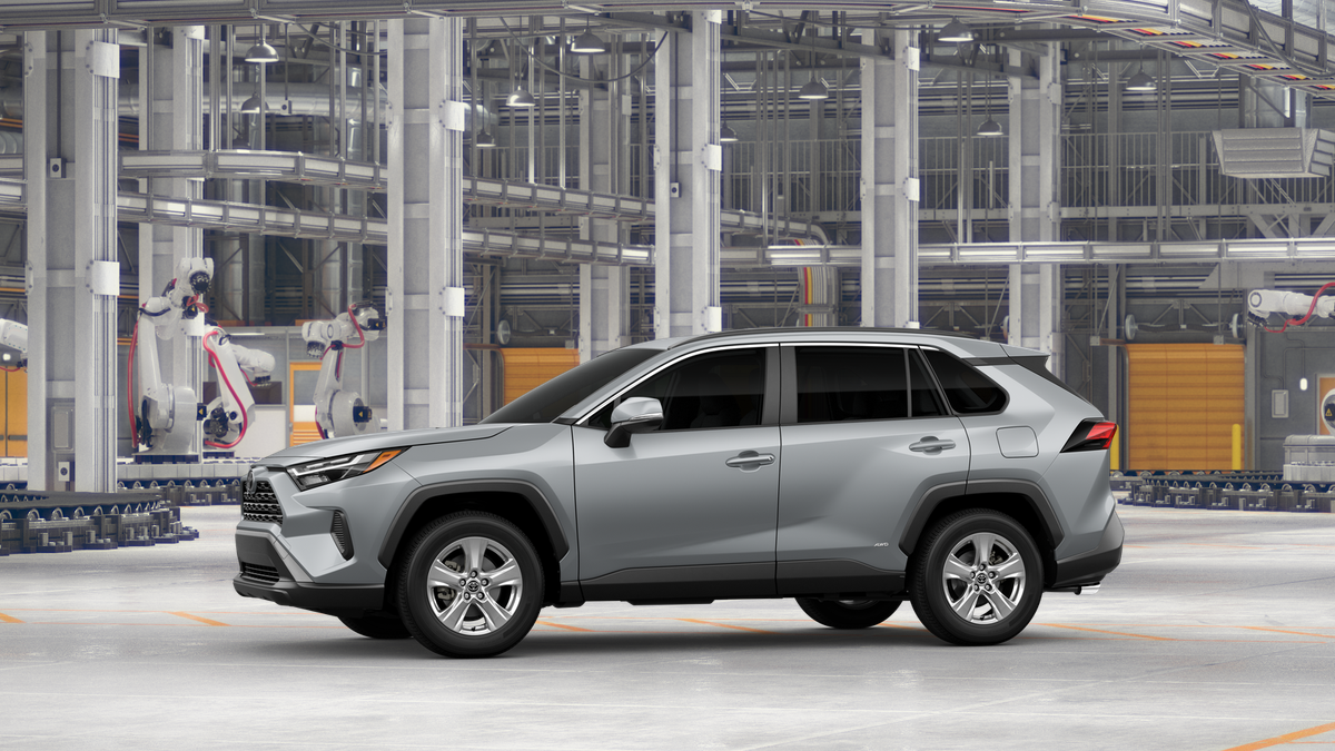 2025 Toyota RAV4 Hybrid XLE photo 4