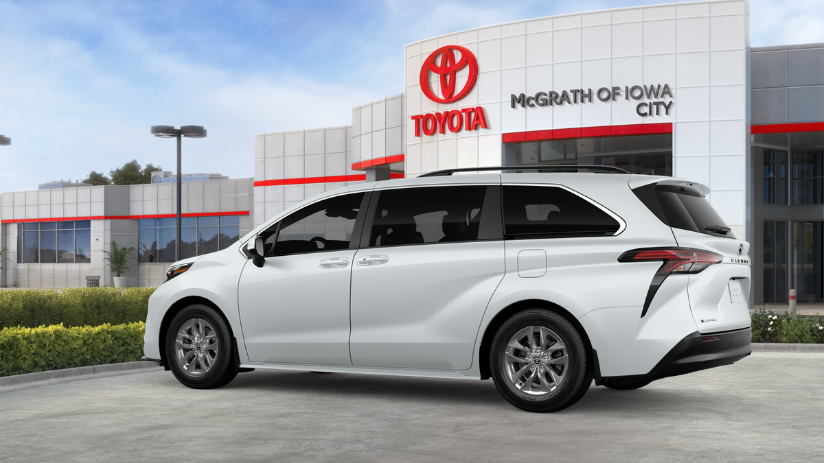 New 2026 Wind Chill Pearl <sup>1</sup> Toyota  XLE image 7