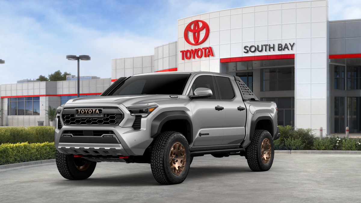 2026 Toyota Tacoma i-FORCE MAX Trailhunter
