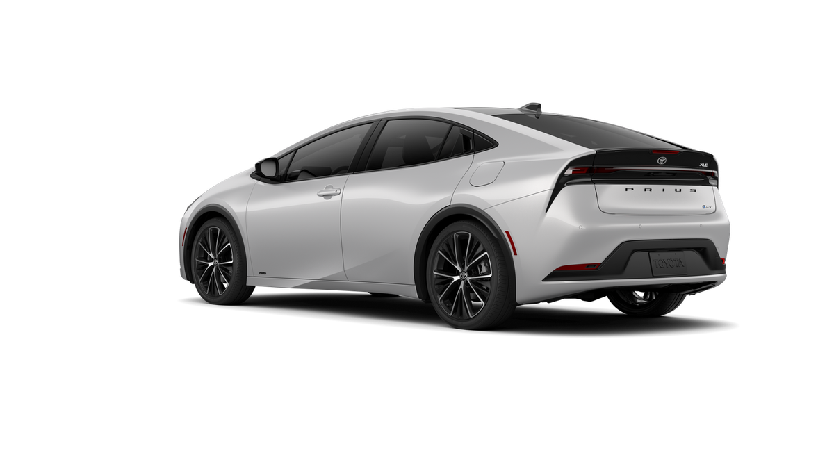 2026 Toyota Prius XLE photo 7