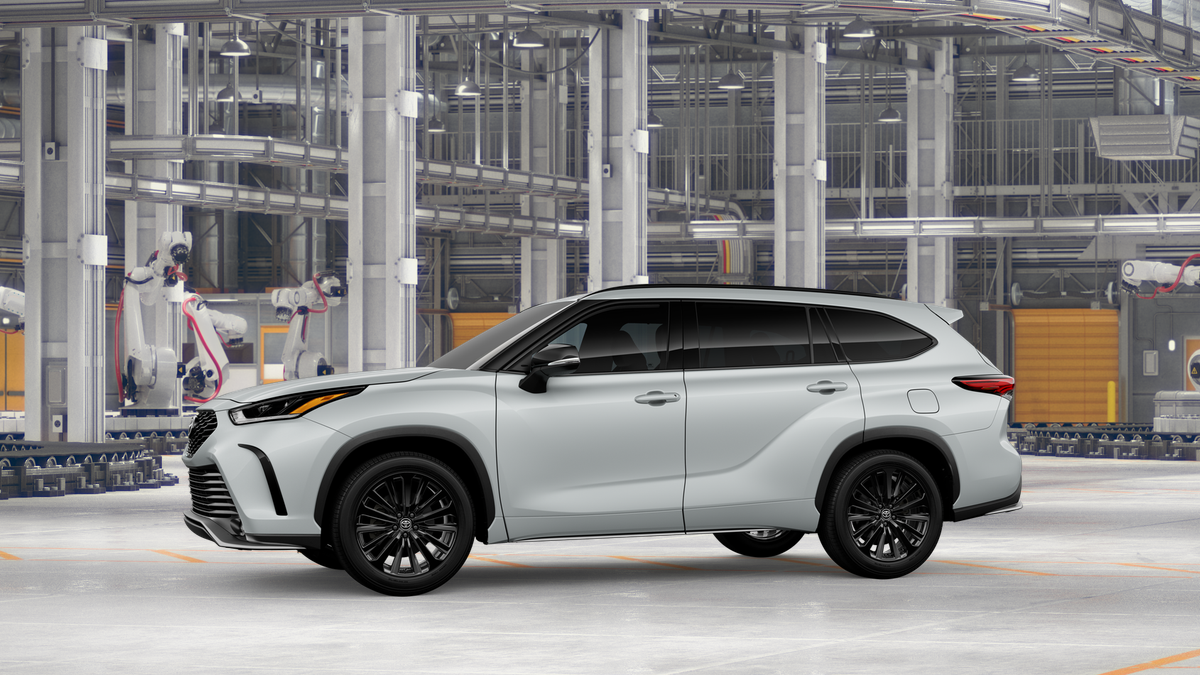 New 2026 Wind Chill Pearl <sup>1</sup> Toyota  XSE image 5
