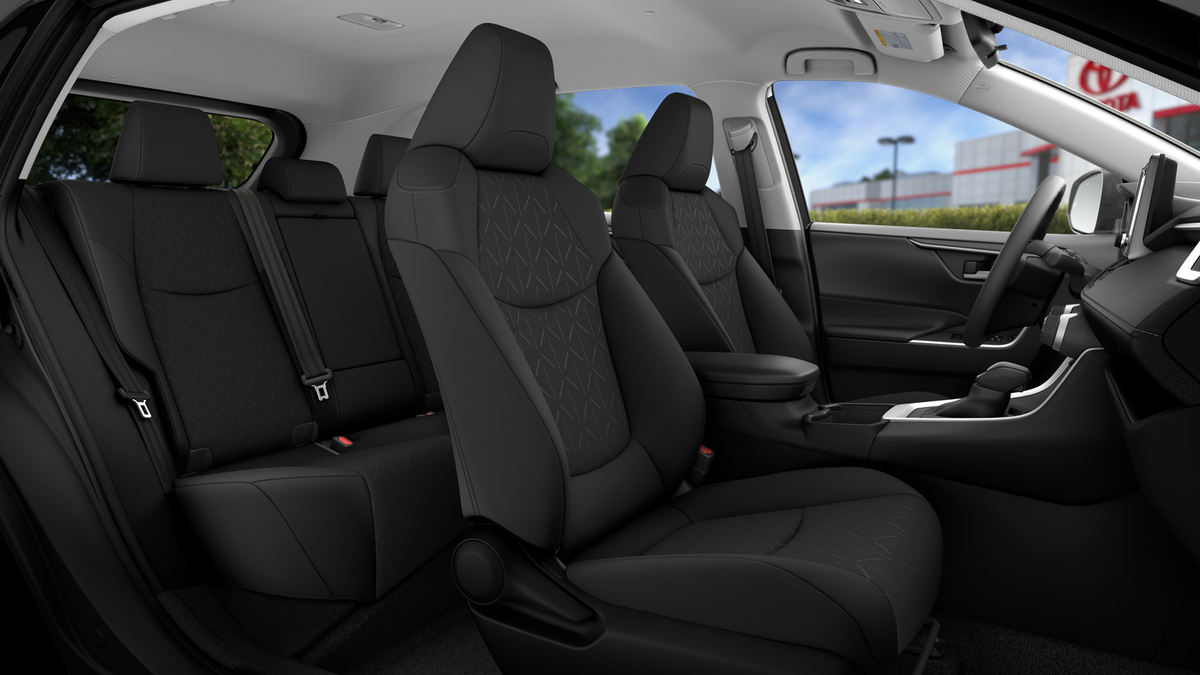 2025 Toyota RAV4 XLE photo 3