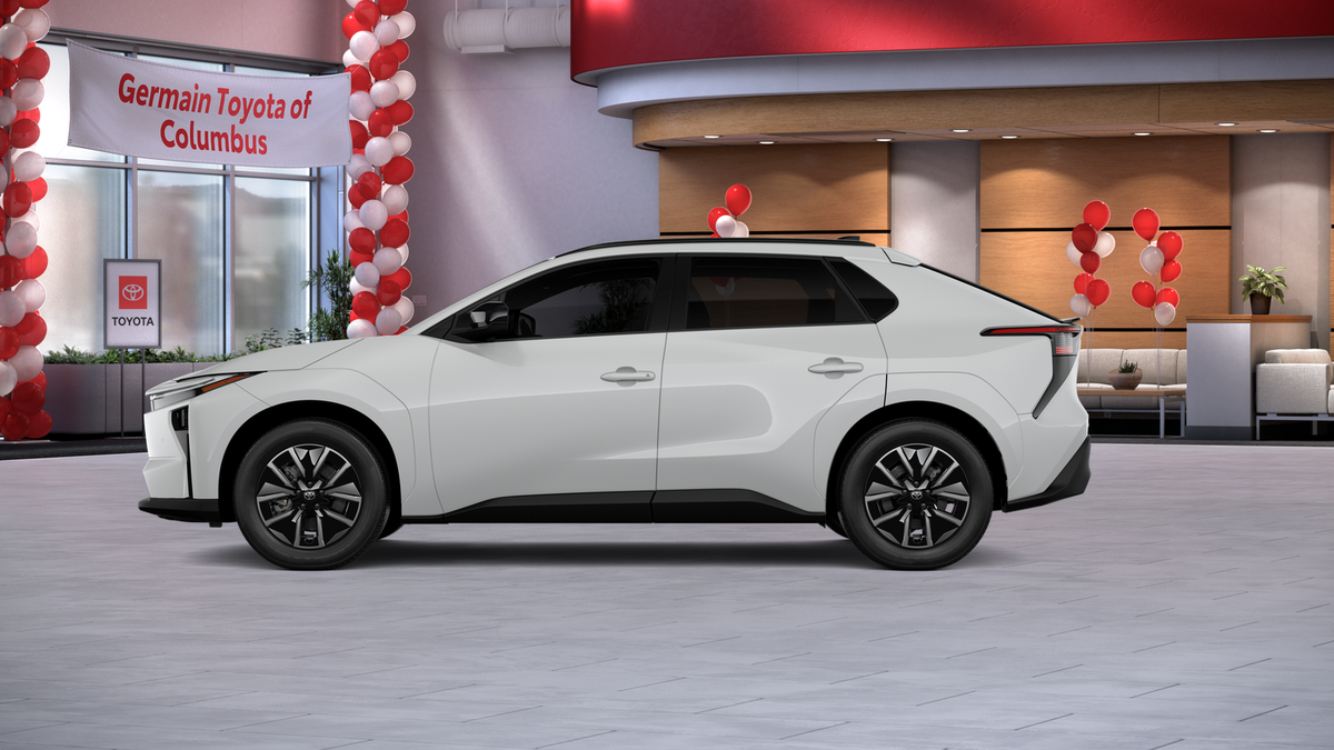 New 2026 Wind Chill Pearl <sup>1</sup> Toyota  XLE image 38
