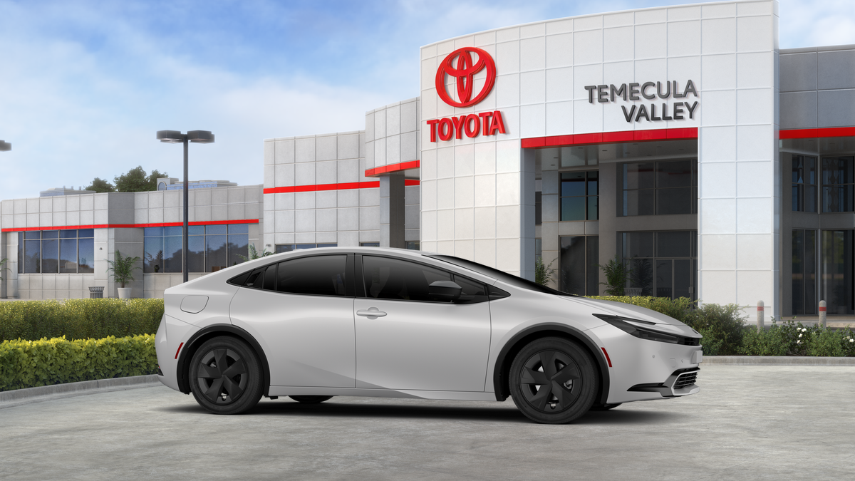 2026 Toyota Prius Plug-in Hybrid SE - Photo 23