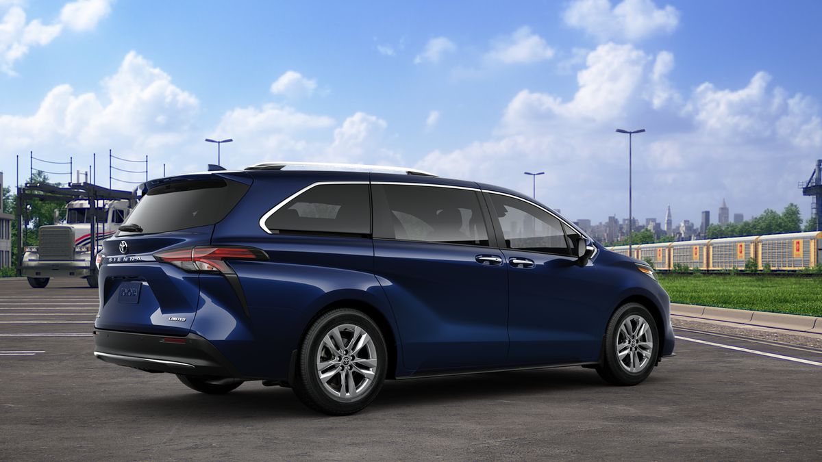 2025 Toyota Sienna Limited photo 10