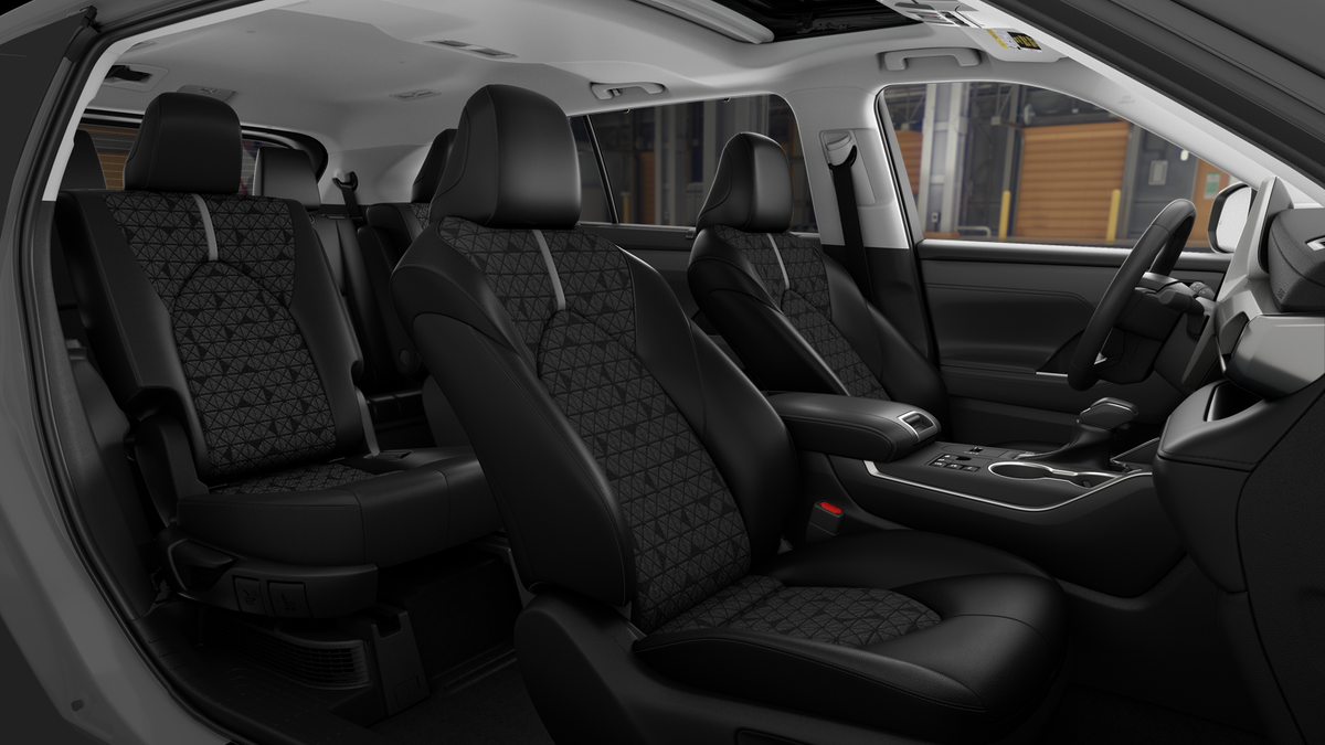 2025 Toyota Highlander Hybrid XLE photo 16
