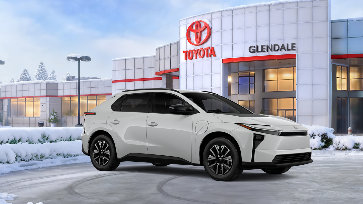 New 2027 Wind Chill Pearl <sup>1</sup> Toyota  XLE image 16