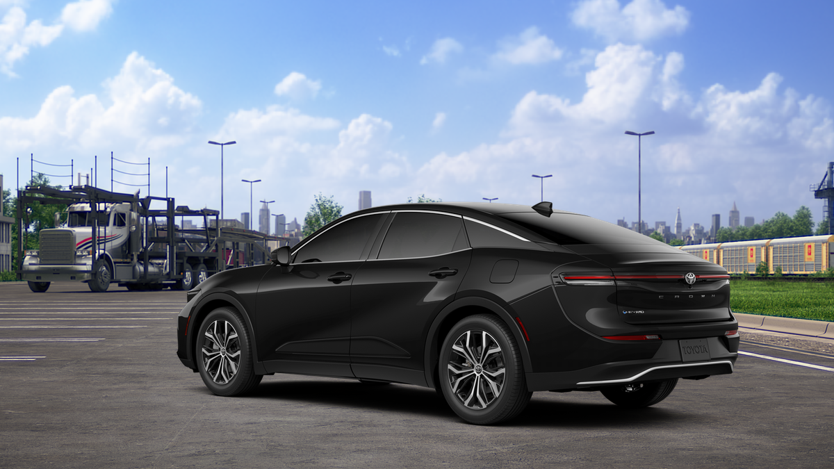 2026 Toyota Crown XLE photo 2