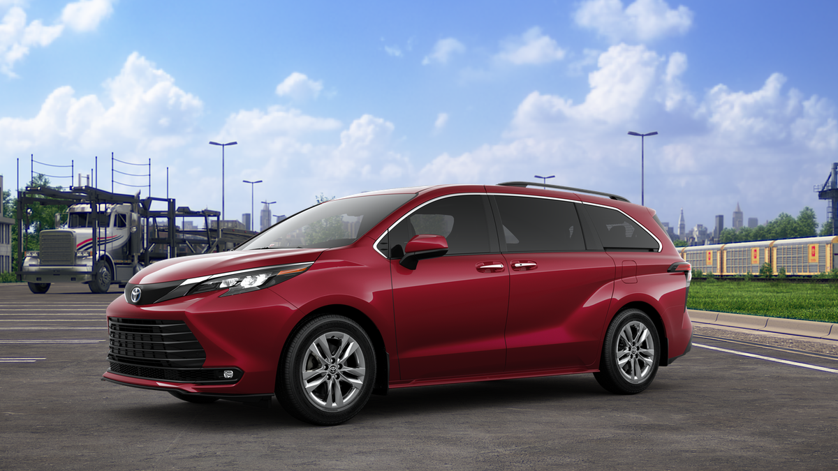2025 Toyota Sienna XLE photo 2