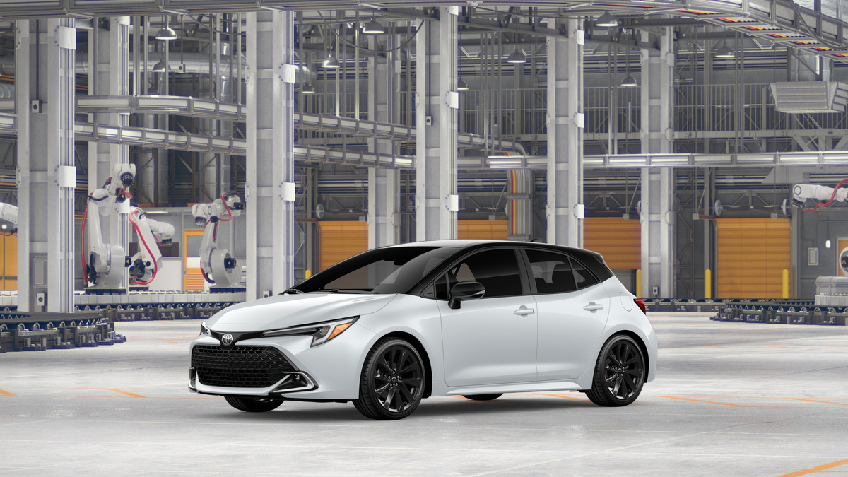 New 2027 Wind Chill Pearl with Black roof <sup>1</sup> Toyota  XSE image 3