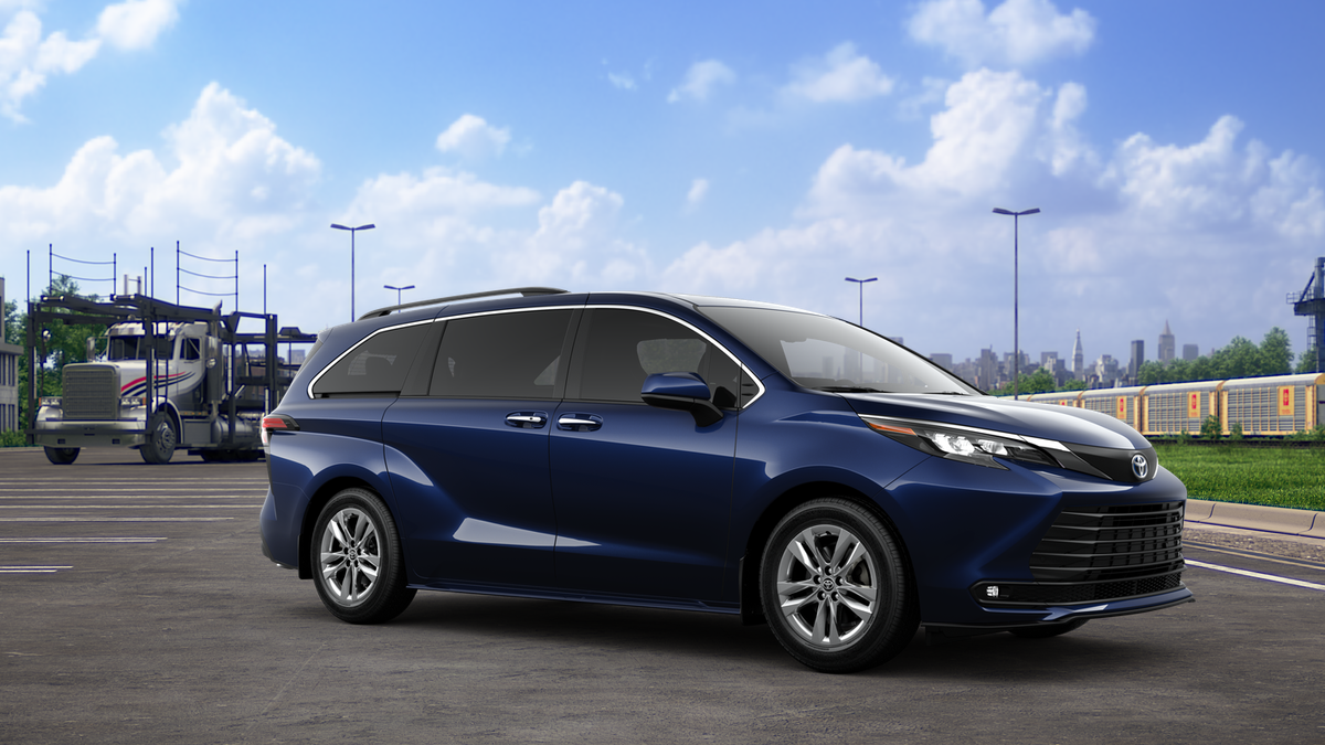 2025 Toyota Sienna XLE photo 14