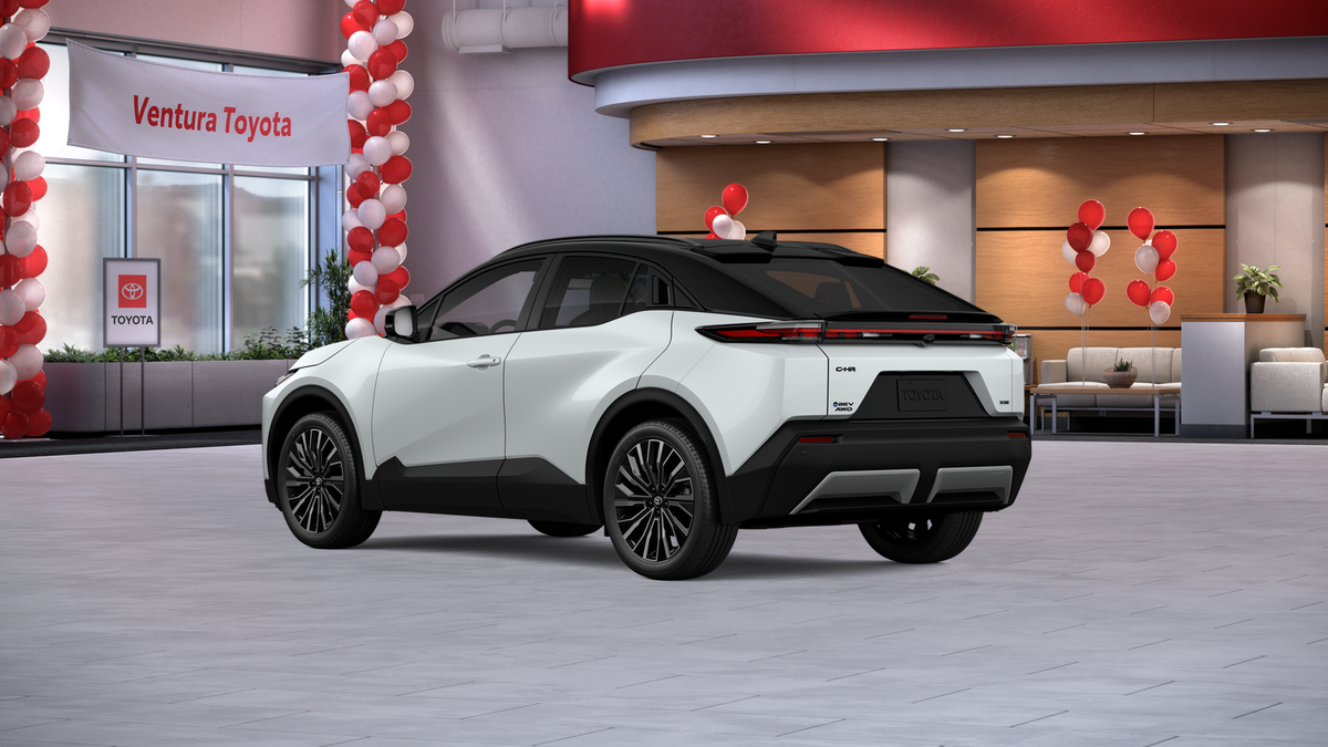 New 2026 Wind Chill Pearl with Midnight Black Metallic roof <sup>1</sup> Toyota  XSE image 33