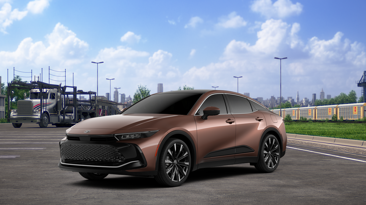 2026 Toyota Crown Platinum's photo