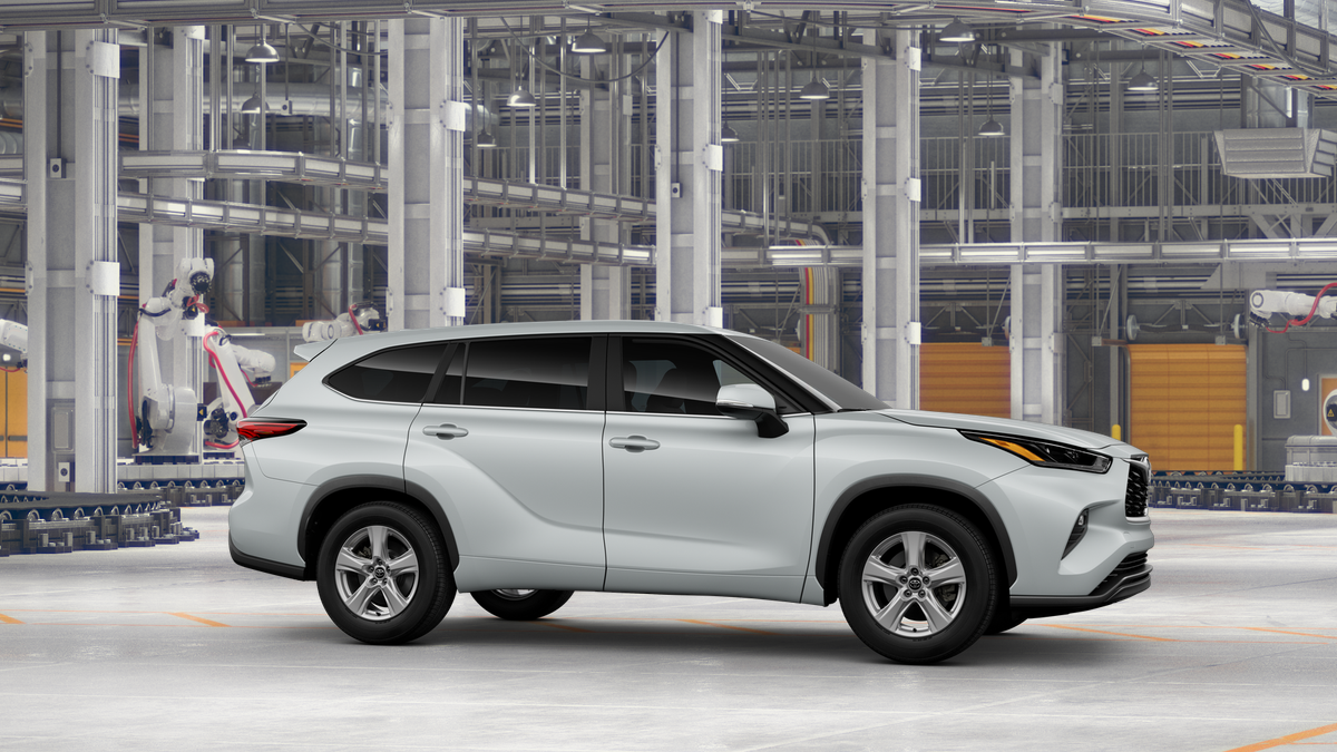 2025 Toyota Highlander XLE Limited photo 9