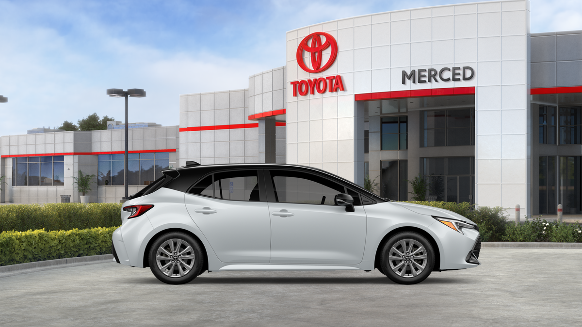 New 2027 Wind Chill Pearl with Black roof <sup>1</sup> Toyota  SE image 14
