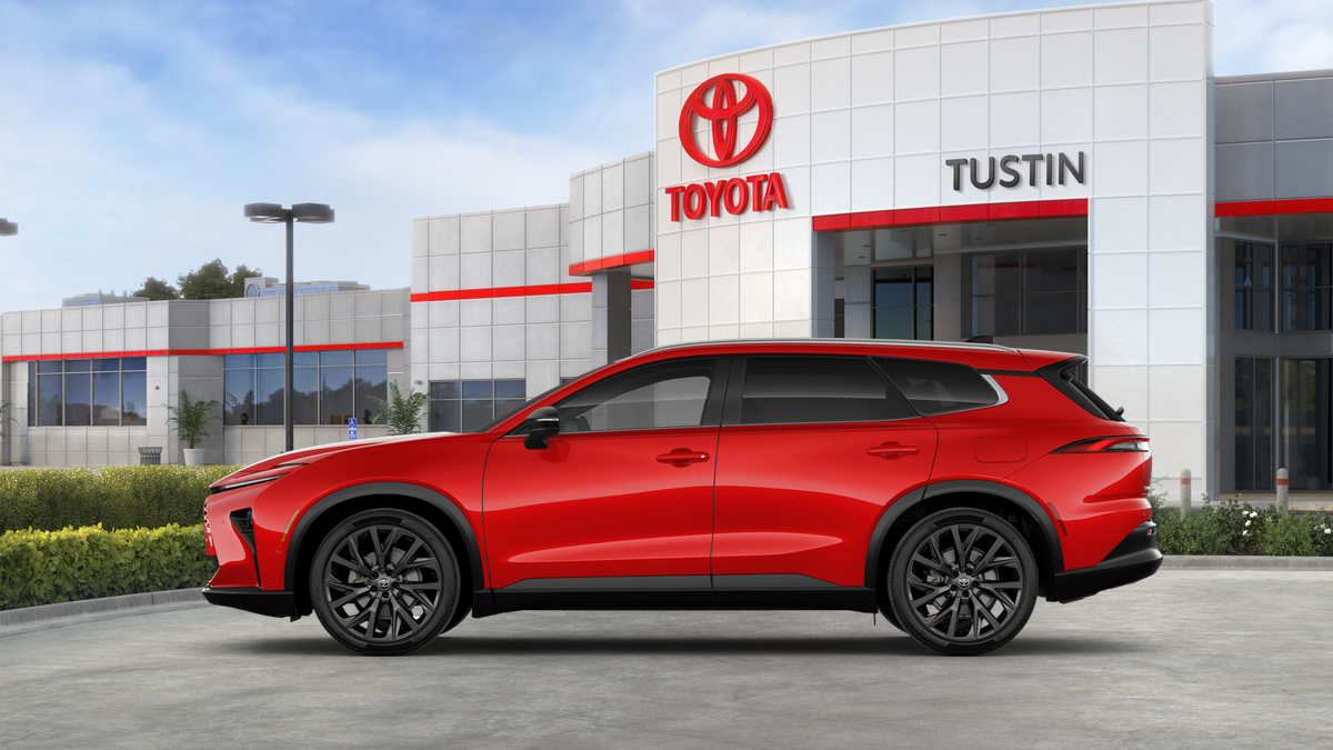 2025 Toyota Crown Signia Limited - Photo 6