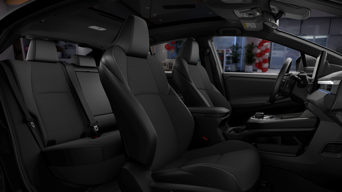 New 2026 Wind Chill Pearl with Midnight Black Metallic roof <sup>1</sup> Toyota  XSE image 47