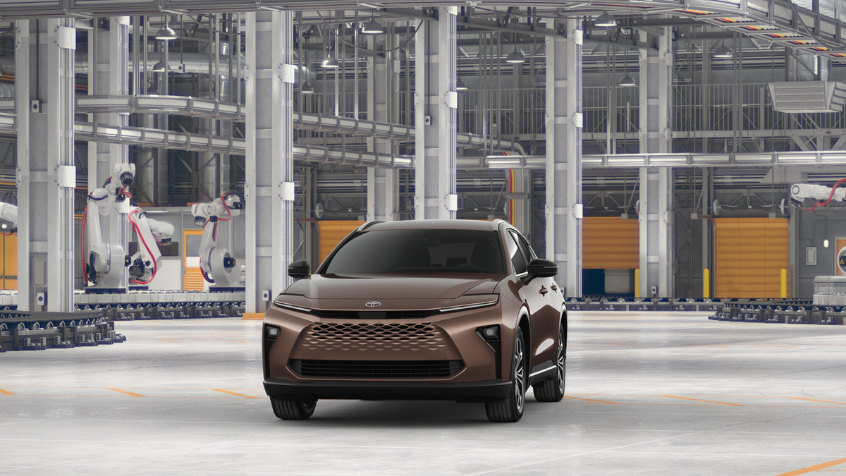 2025 Toyota Crown Signia XLE photo 18