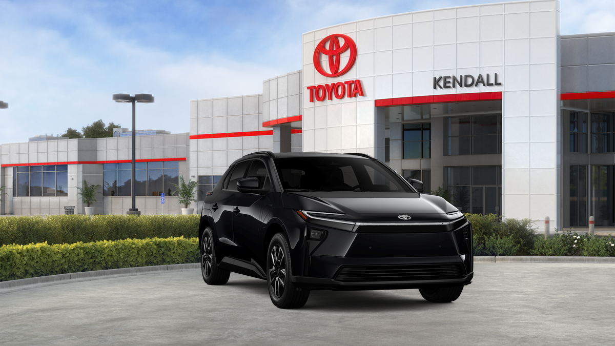 New 2026 Midnight Black Metallic Toyota  XLE image 18