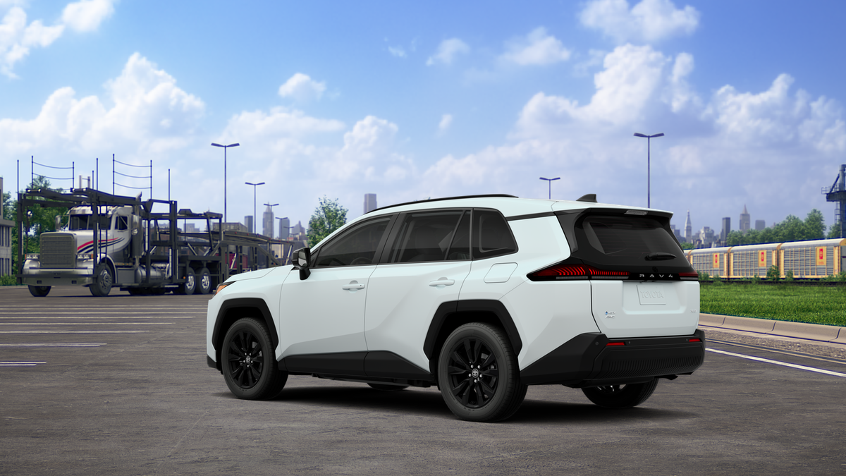 New 2026 Wind Chill Pearl <sup>1</sup> Toyota  XLE Premium image 8