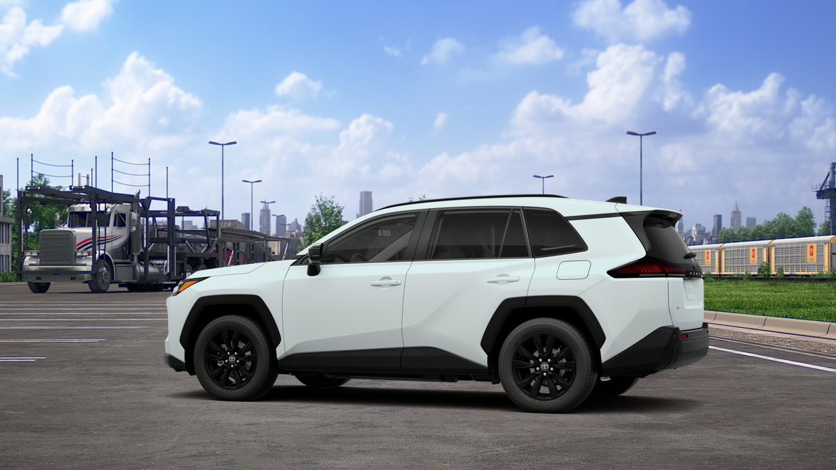New 2026 Wind Chill Pearl <sup>1</sup> Toyota  XLE Premium image 7