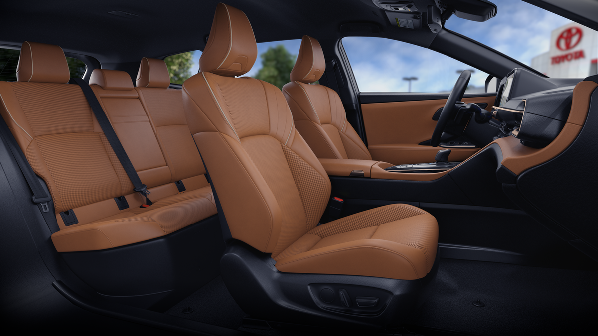 Toyota Crown Signia XLE 2.5L 4-Cyl. Hybrid Engine All-Wheel Drive [19]