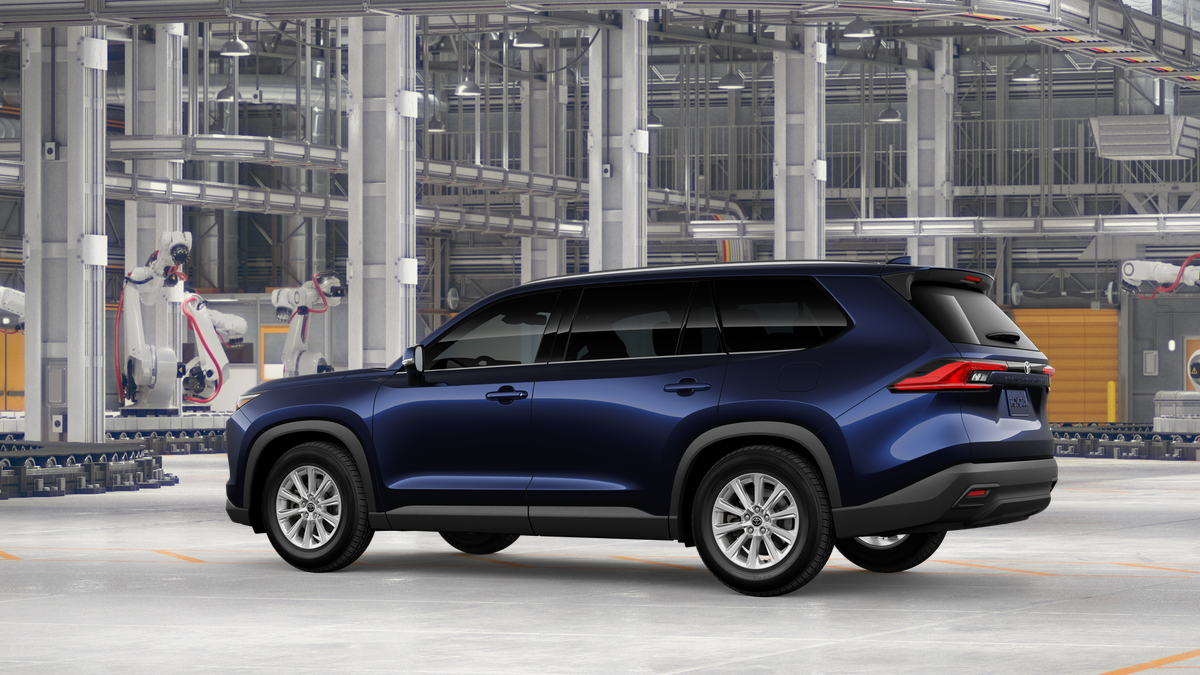 2026 Toyota Grand Highlander XLE photo 2