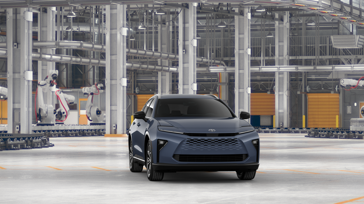 2025 Toyota Crown Signia XLE photo 18