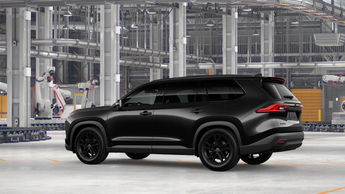 2026 Toyota Highlander Hybrid photo 3