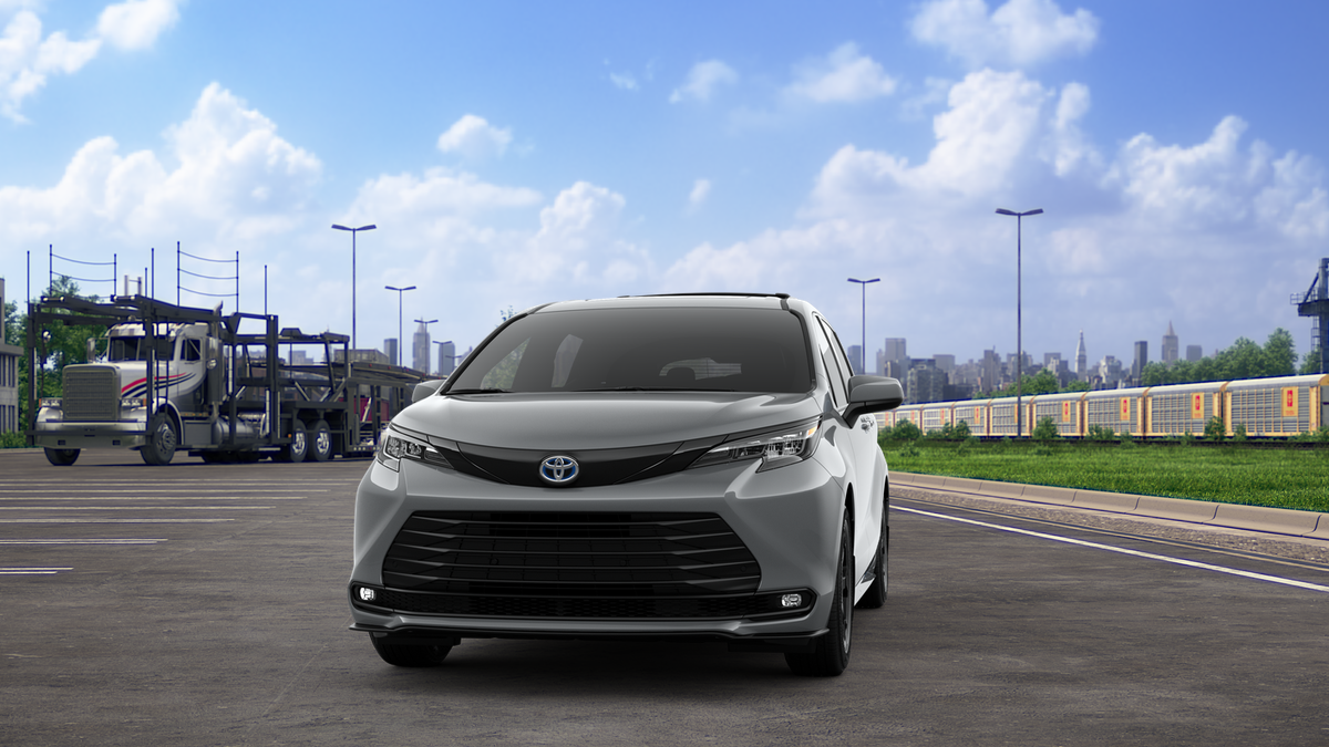 2025 Toyota Sienna XSE photo 18