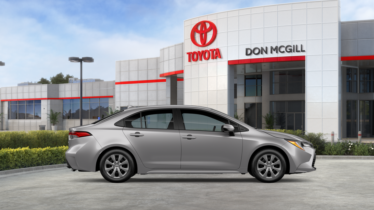 2026 Toyota Corolla LE photo 13