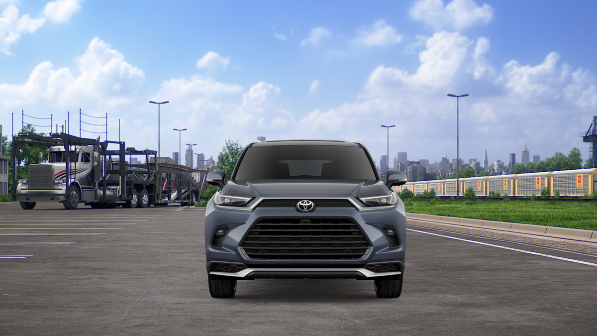2026 Toyota Highlander Hybrid Limited photo 2
