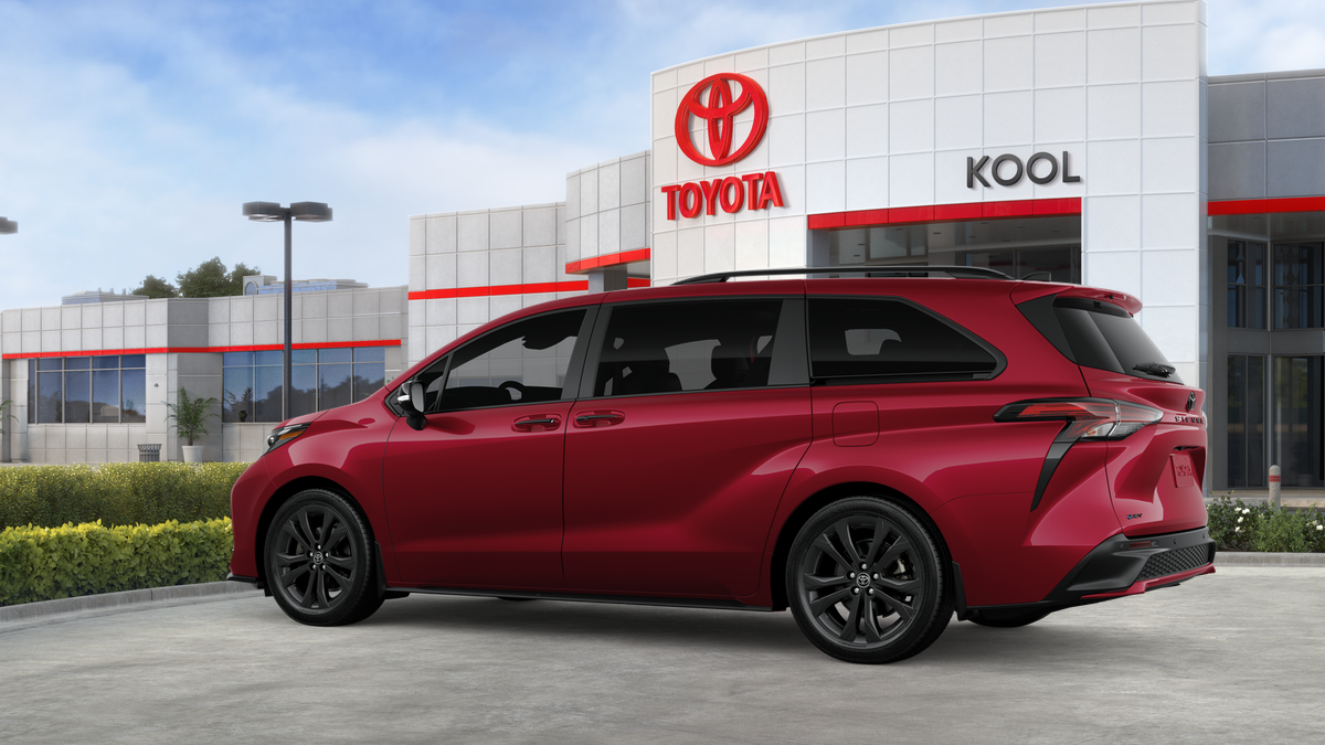 New 2026 Ruby Flare Pearl <sup>1</sup> Toyota  XSE image 7