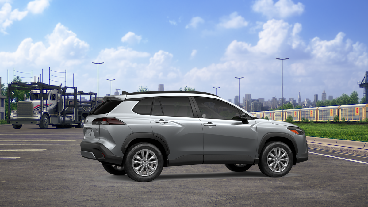 2026 Toyota Corolla Cross LE photo 4