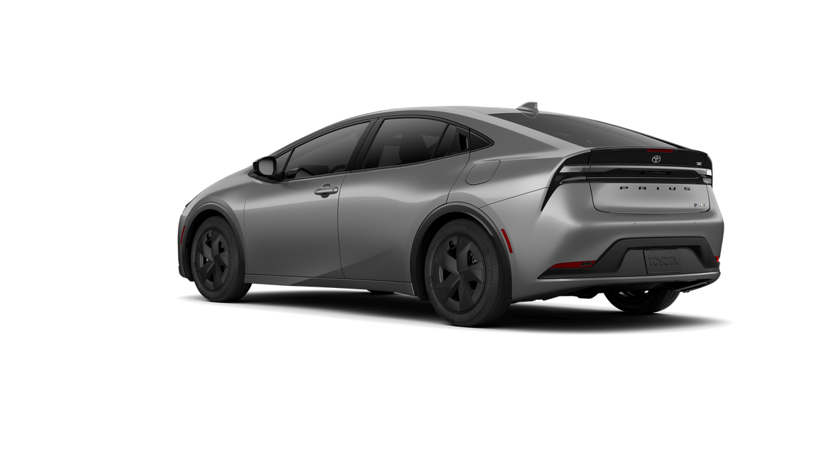 2026 Toyota Prius Plug-in Hybrid SE - Photo 8