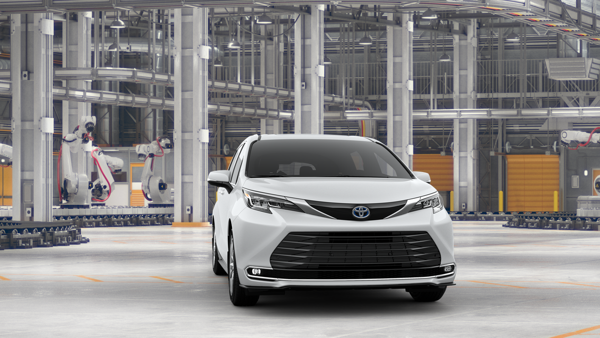 2025 Toyota Sienna Limited photo 18