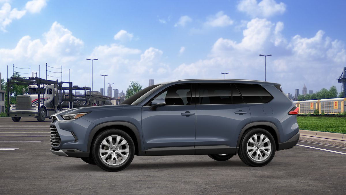 2026 Toyota Highlander Hybrid Limited photo 3