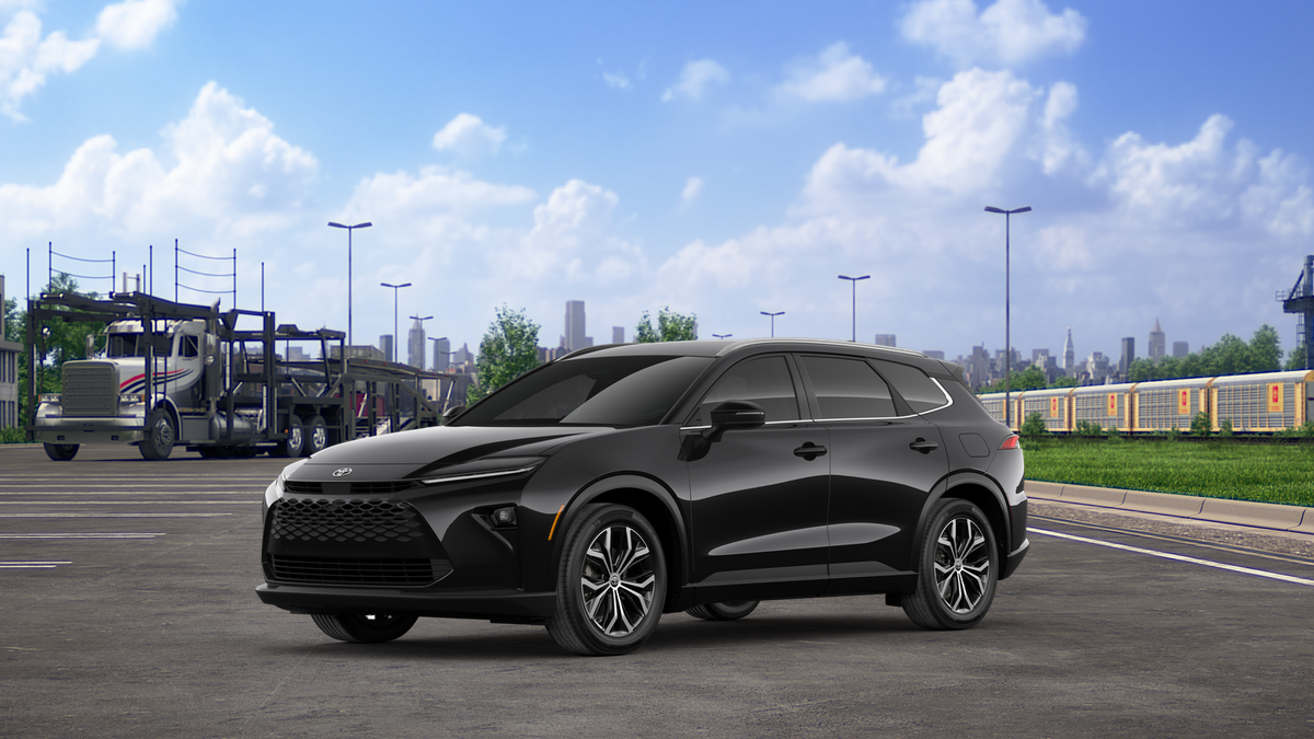 2025 Toyota Crown Signia XLE photo 2