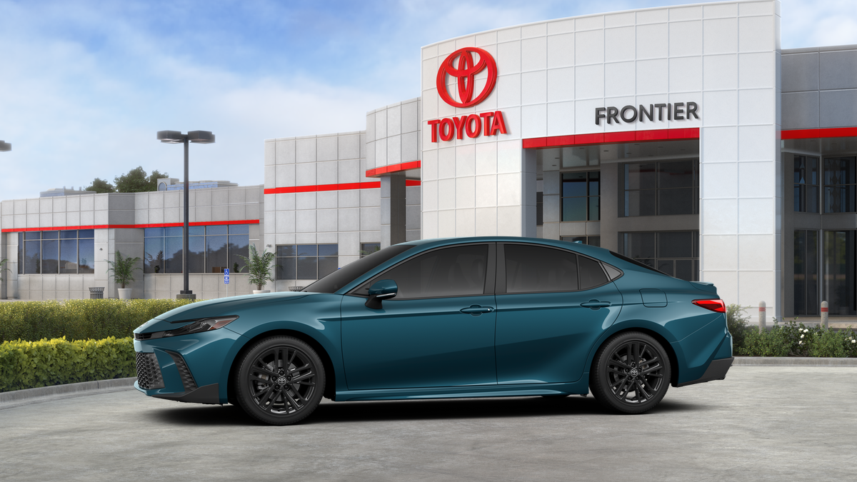 Camry SE 2.5L 4-Cyl. Engine Front-Wheel Drive [2]